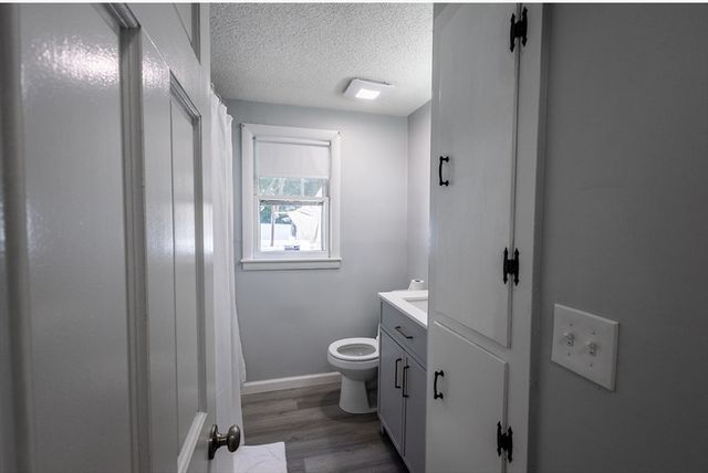 65 Wilshire Rd, Springfield, MA 01118