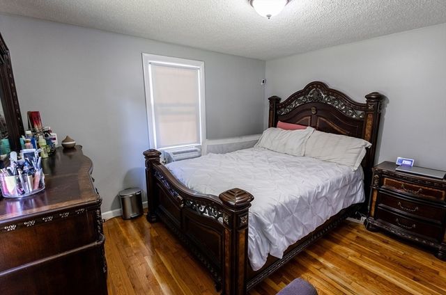 65 Wilshire Rd, Springfield, MA 01118