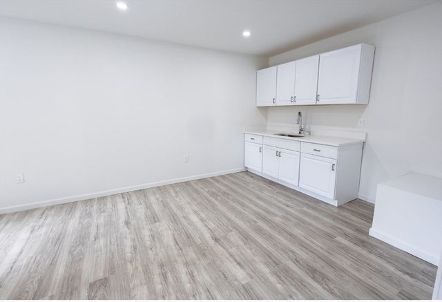 65 Wilshire Rd, Springfield, MA 01118