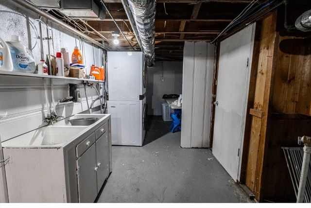 65 Wilshire Rd, Springfield, MA 01118
