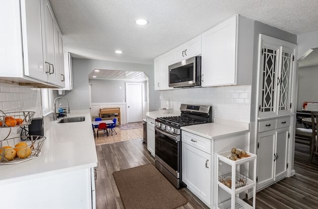 65 Wilshire Rd, Springfield, MA 01118