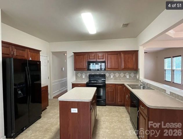 11142 Cypress View Drive, Charlotte, NC 28262