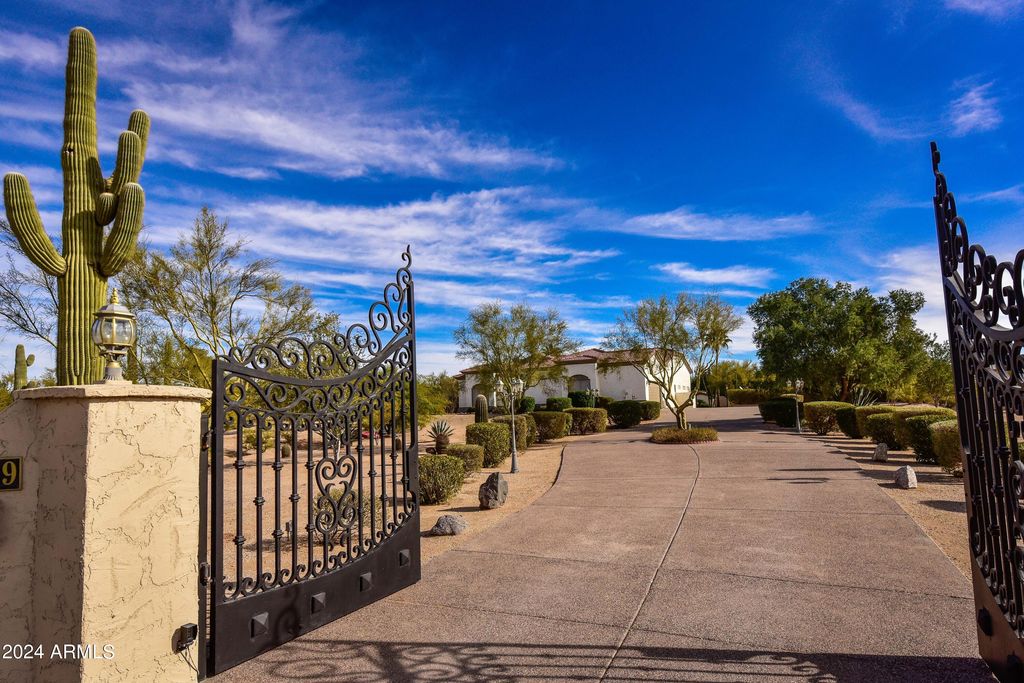 30009 N 58TH Street, Cave Creek, AZ 85331