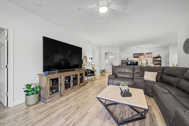 4924 W HARWELL Road, Laveen, AZ 85339