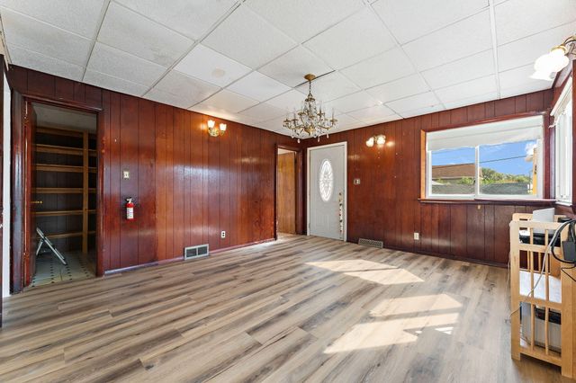 6823 Columbia Avenue, Hammond, IN 46324