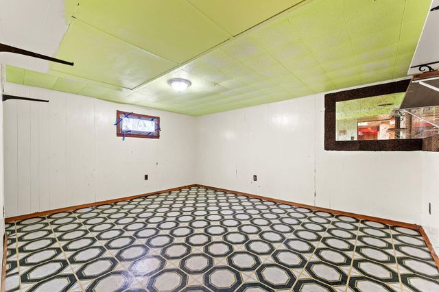 6823 Columbia Avenue, Hammond, IN 46324