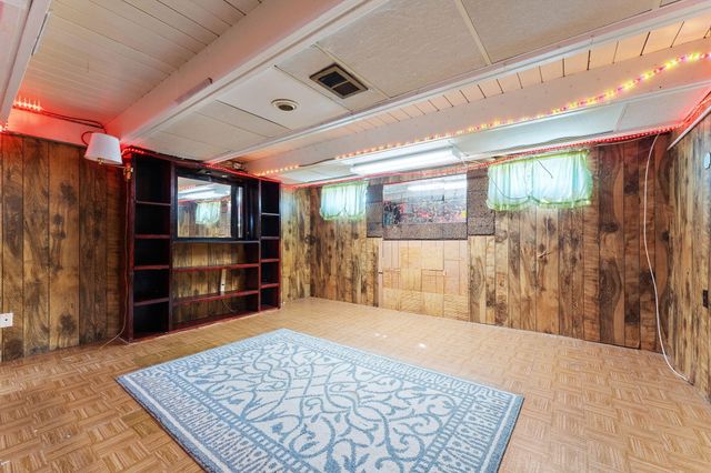 6823 Columbia Avenue, Hammond, IN 46324
