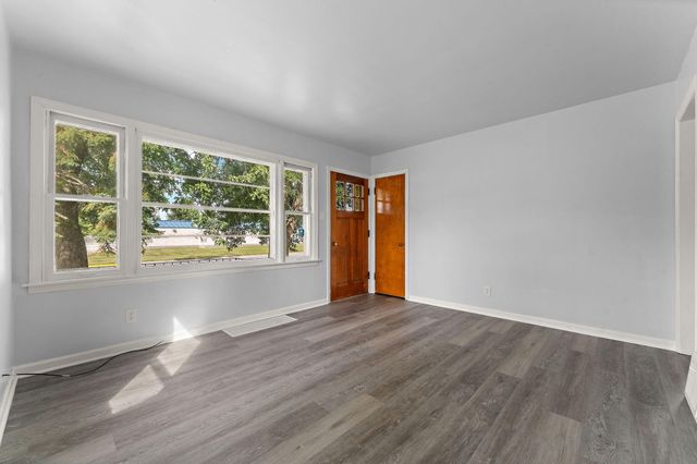 6823 Columbia Avenue, Hammond, IN 46324