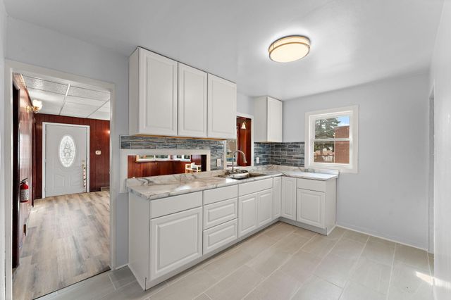 6823 Columbia Avenue, Hammond, IN 46324