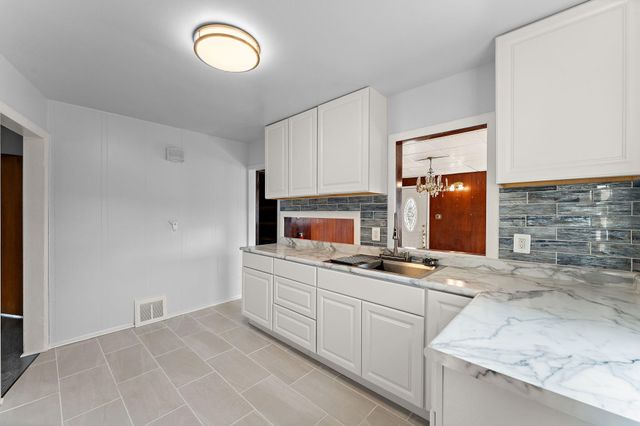 6823 Columbia Avenue, Hammond, IN 46324