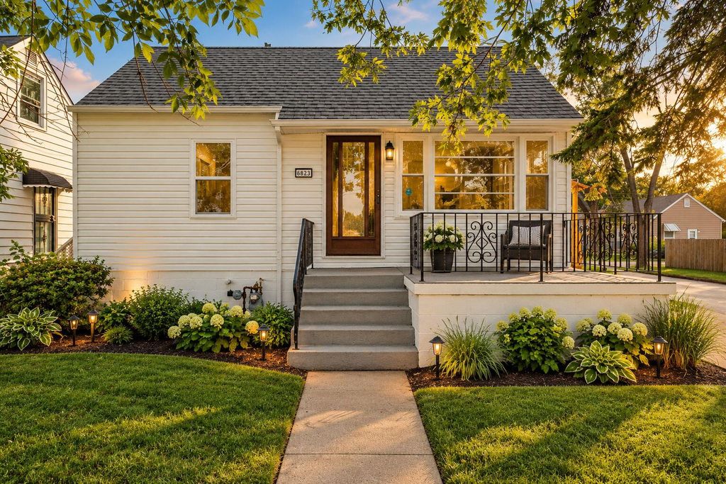 6823 Columbia Avenue, Hammond, IN 46324
