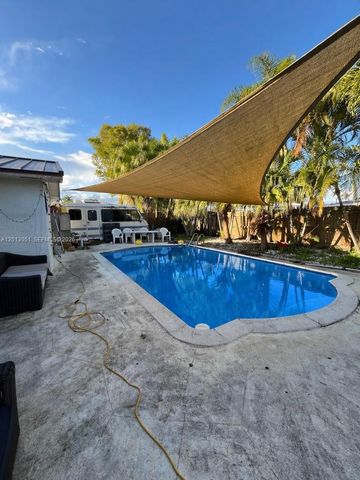 20401 SW 83rd Ave, Cutler Bay, FL 33189