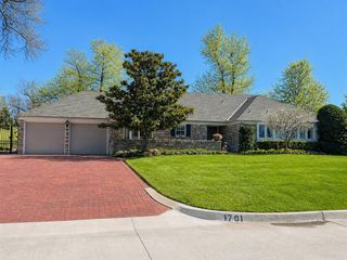 1701 Randel Road, Nichols Hills, OK 73116