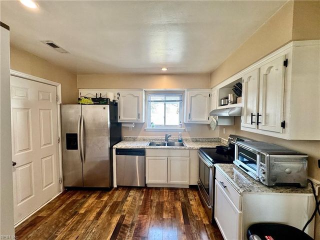 1901 Blue Knob RD, Virginia Beach, VA 23464