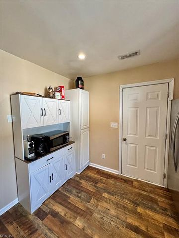 1901 Blue Knob RD, Virginia Beach, VA 23464