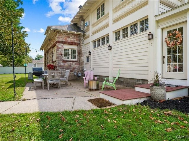 6 Ironwood Road, New Hartford, NY 13413