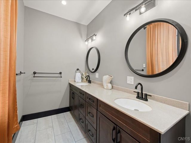 6 Ironwood Road, New Hartford, NY 13413