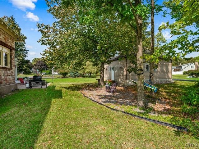 6 Ironwood Road, New Hartford, NY 13413