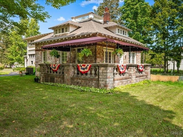 6 Ironwood Road, New Hartford, NY 13413