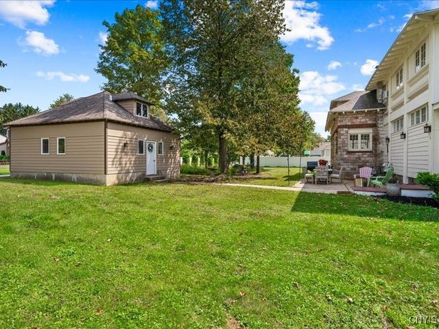 6 Ironwood Road, New Hartford, NY 13413