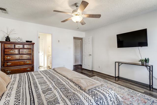 9964 Cardinal Street NW, Albuquerque, NM 87114