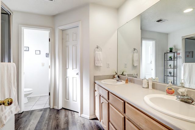 9964 Cardinal Street NW, Albuquerque, NM 87114