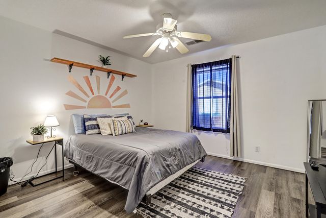 9964 Cardinal Street NW, Albuquerque, NM 87114