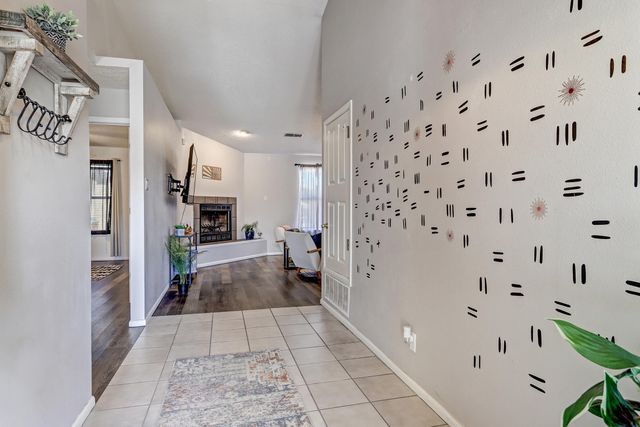 9964 Cardinal Street NW, Albuquerque, NM 87114