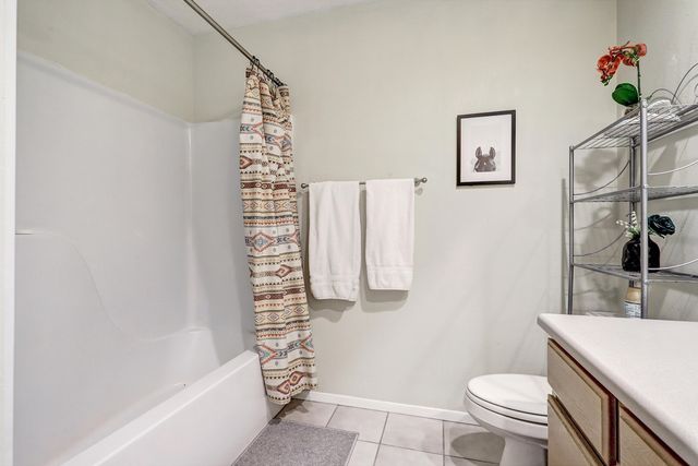 9964 Cardinal Street NW, Albuquerque, NM 87114