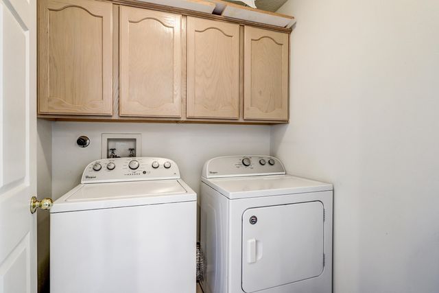 9964 Cardinal Street NW, Albuquerque, NM 87114