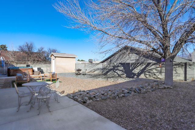 9964 Cardinal Street NW, Albuquerque, NM 87114