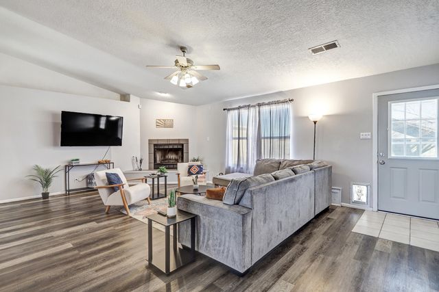 9964 Cardinal Street NW, Albuquerque, NM 87114