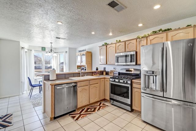 9964 Cardinal Street NW, Albuquerque, NM 87114