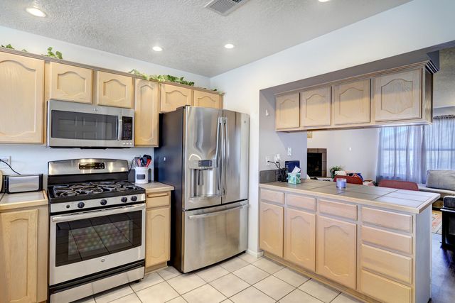 9964 Cardinal Street NW, Albuquerque, NM 87114