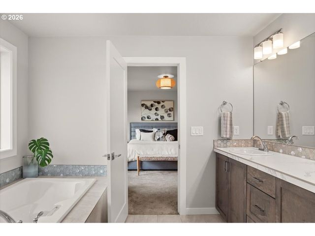 1711 N SWEETGUM St, Canby, OR 97013