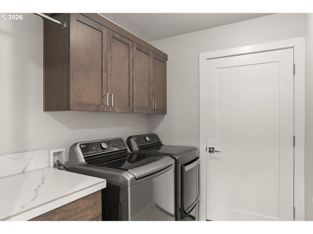 1711 N SWEETGUM St, Canby, OR 97013