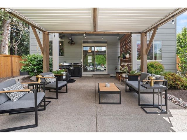 1711 N SWEETGUM St, Canby, OR 97013