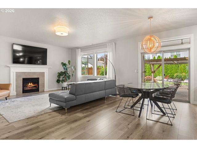 1711 N SWEETGUM St, Canby, OR 97013