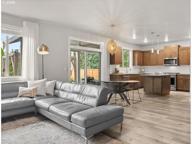 1711 N SWEETGUM St, Canby, OR 97013
