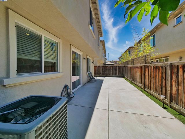 2419 Sienna Dr, Pittsburg, CA 94565