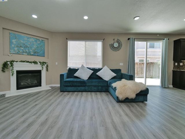 2419 Sienna Dr, Pittsburg, CA 94565
