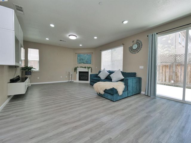 2419 Sienna Dr, Pittsburg, CA 94565
