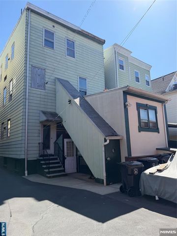 76 Ann Street, Newark, NJ 07105