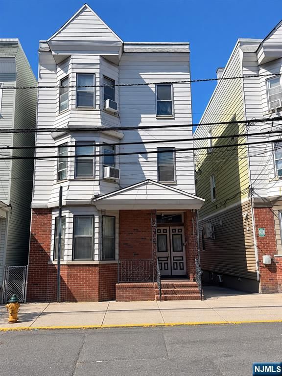 76 Ann Street, Newark, NJ 07105