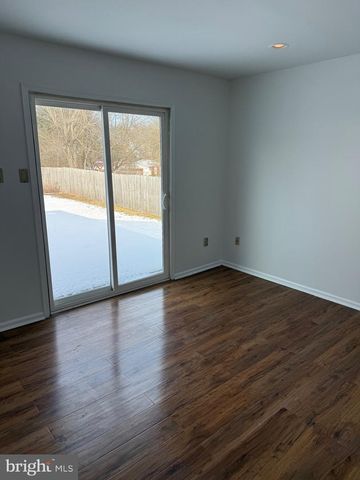 447 WINDSOR DR, Harleysville, PA 19438