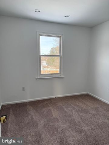 447 WINDSOR DR, Harleysville, PA 19438