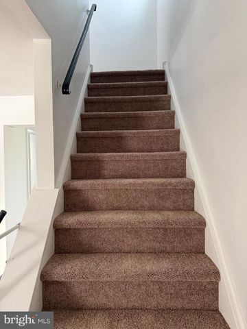 447 WINDSOR DR, Harleysville, PA 19438