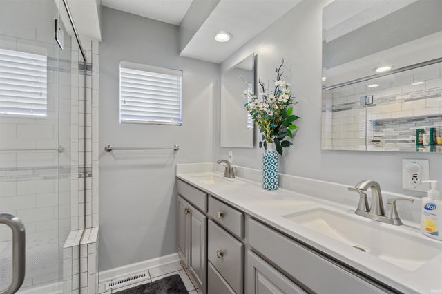 5812 S Adams Street, Marion, IN 46953