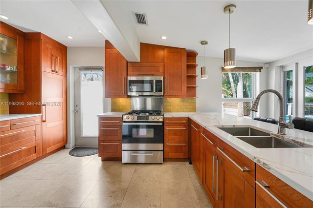 905 Mandarin Isle, Fort Lauderdale, FL 33315