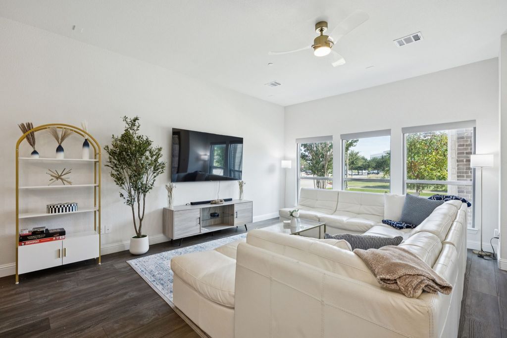 1885 Wittington Place, Farmers Branch, TX 75234 — photo 3